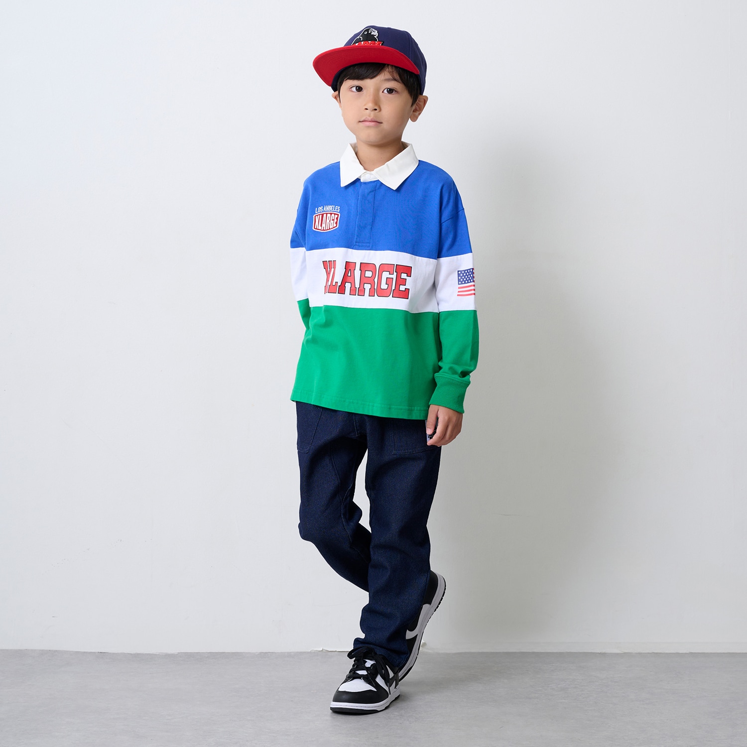 バックロゴカットデニムテーパードパンツ