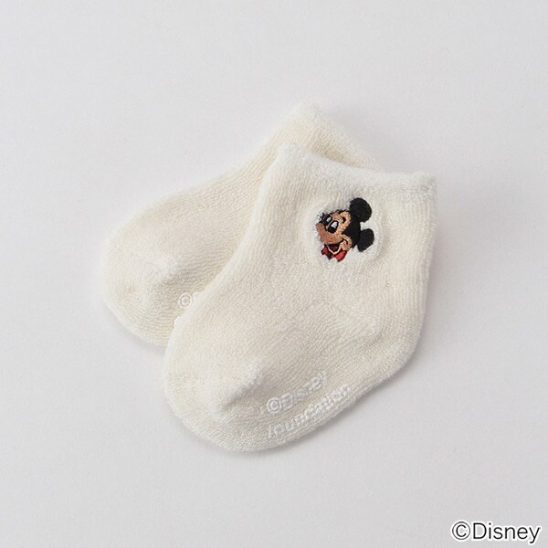 Narumiya Online ナルミヤ オンラインの公式通販サイト Disney ミッキーマウスデザイン ワンポイントパイルクルーソックス 9 11cm オフ ホワイト 新生児