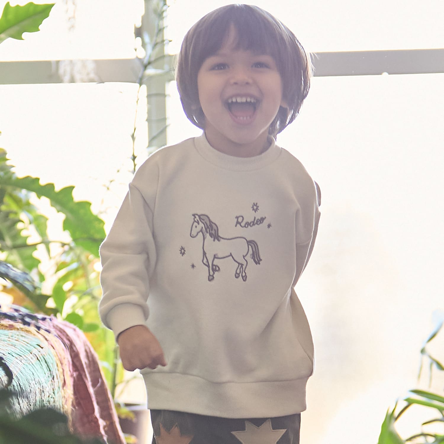 〈フワのびっと〉刺しゅうアソートトレーナー