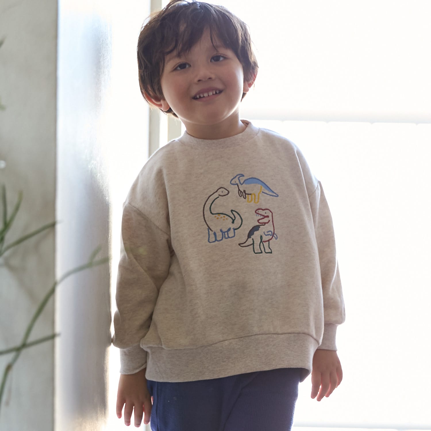 〈フワのびっと〉刺しゅうアソートトレーナー