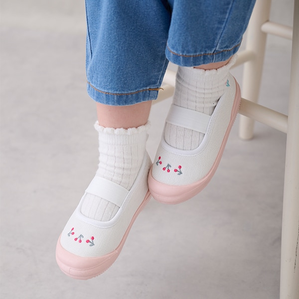 ワンポイント刺しゅうメッシュ上履き