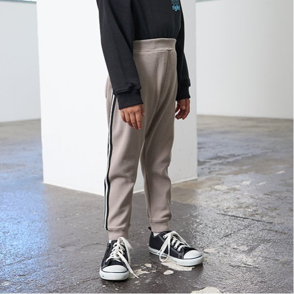 新色・人気色再入荷【ともパン】サイドラインテーパードパンツ