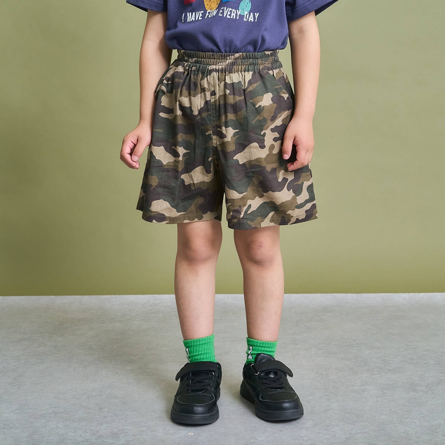 【ストレッチで動きやすい】アソート総柄4分丈パンツ