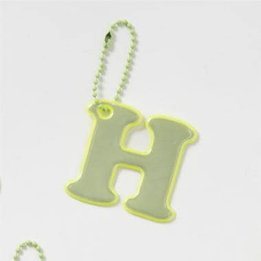 あんしんアルファベットリフレクターチャーム（黄色）