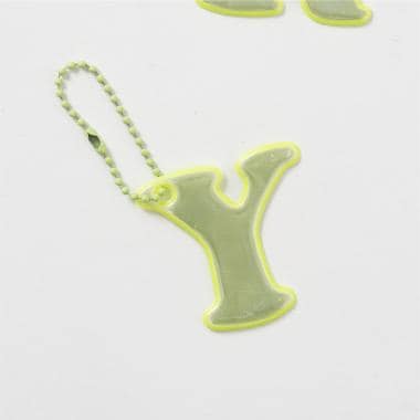 あんしんアルファベットリフレクターチャーム（黄色）