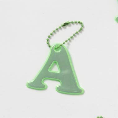 あんしんアルファベットリフレクターチャーム（緑）