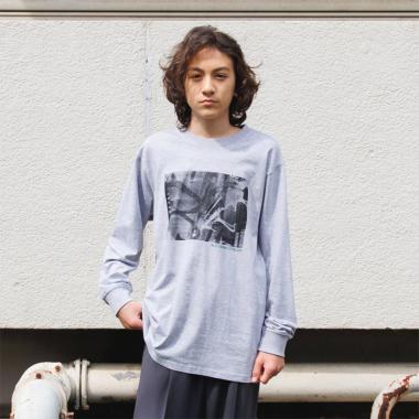 フォトフロントプリント長袖Tシャツ