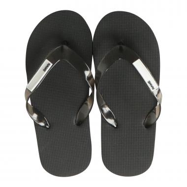 シャワーサンダル