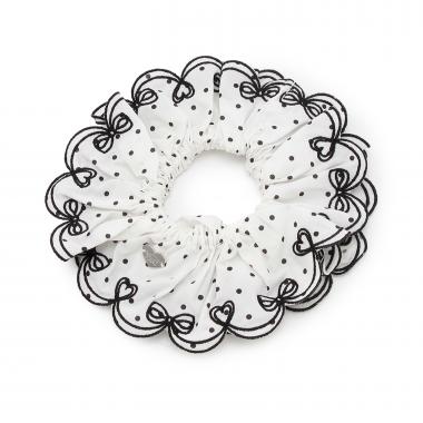 カットワーク刺しゅう　シュシュ