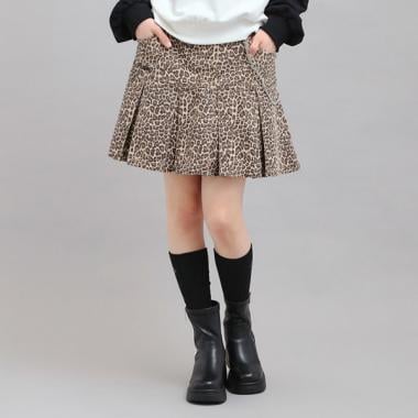 チェーン付きプリーツスカート