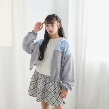 【別注】フードつき配色クリアワッペンブルゾン