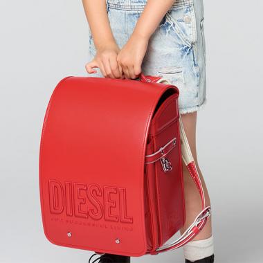 【DIESEL(ディーゼル)】EMBROIDERY DIESEL BISCOTTO LOGO(エンブロイダリー ディーゼル ビスコット ロゴ)ランドセル