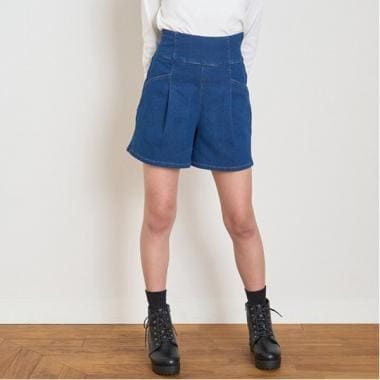 バックレースアップショートパンツ