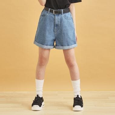 ベルト付きショートパンツ