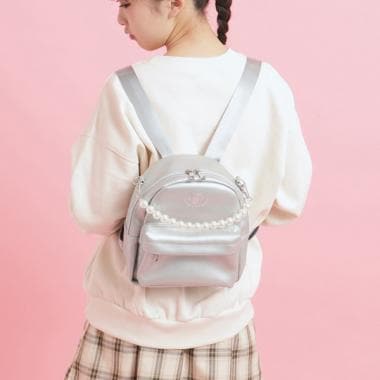 チャーム付きミニリュック