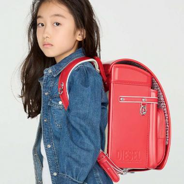 【DIESEL(ディーゼル)】BISCOTTO ENAMELED PLAQUE (ディーゼル ビスコット エナメルド プラーク)ランドセル