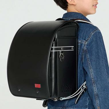 【DIESEL(ディーゼル)】BISCOTTO ENAMELED PLAQUE (ディーゼル ビスコット エナメルド プラーク)ランドセル