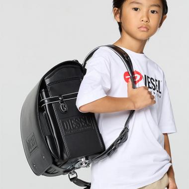 【DIESEL(ディーゼル)】EMBOSSED DIESEL BISCOTTO LOGO(エンボスド ディーゼル ビスコット ロゴ)ランドセル