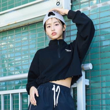 【Reebok】クロップドハーフZIP