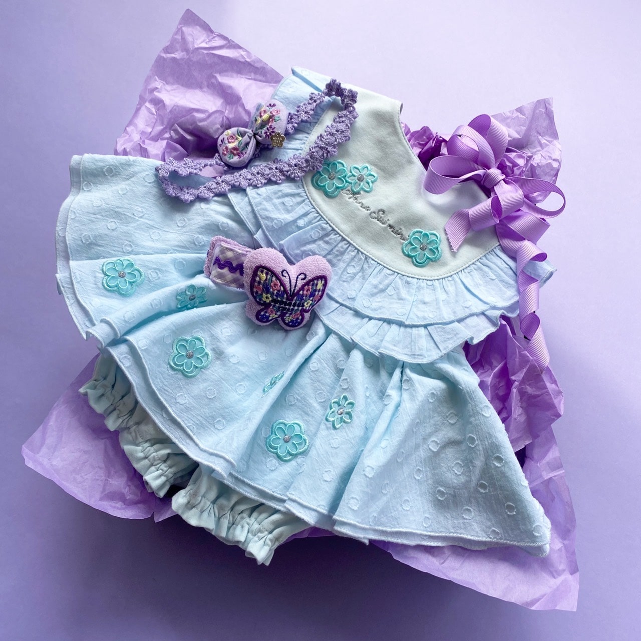 ANNA SUI miniより、ベビーギフトにおすすめの新生児アイテムをご紹介♪ママを笑顔にする、華やかで繊細なアイテムラインナップをチェック☆